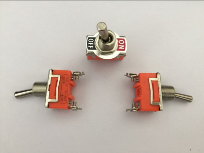 Тумблер 2 положения/2 конт. Вкл-Выкл под винт арт.KR4052